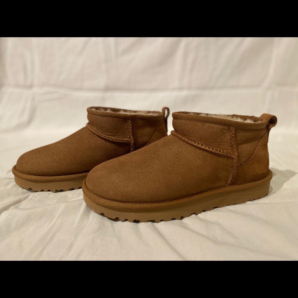 UGG W Classic Ultra Mini Boot in Chestnut.